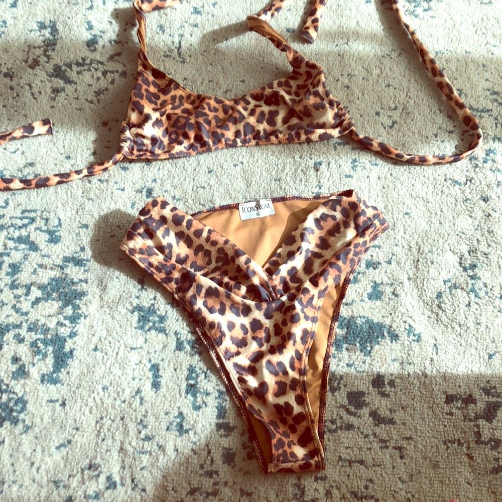 Leopard high cut 90s bikini